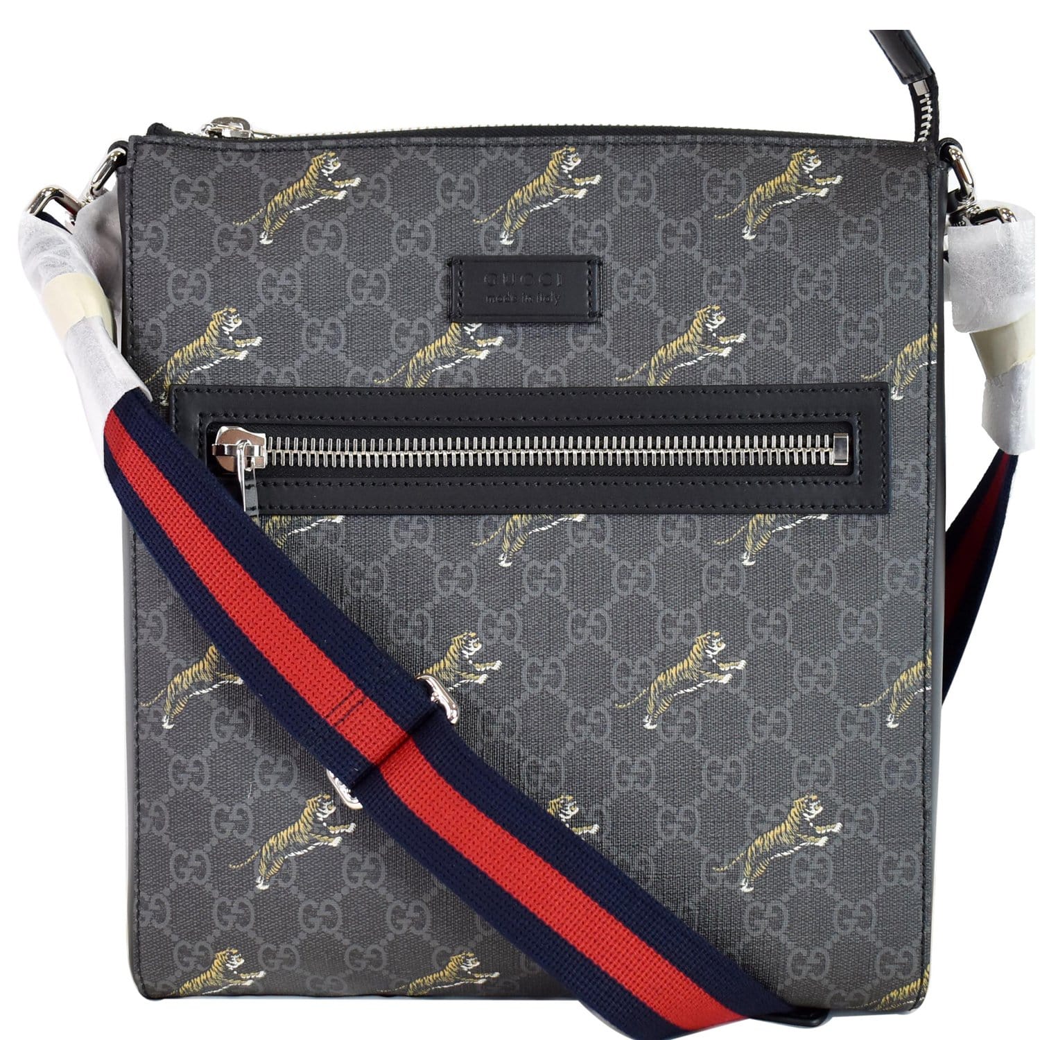 Gucci Embroidered Tiger Messenger Bag in Black –