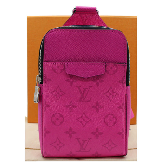 LOUIS VUITTON Taigarama Outdoor Messenger Fuchsia 1307893