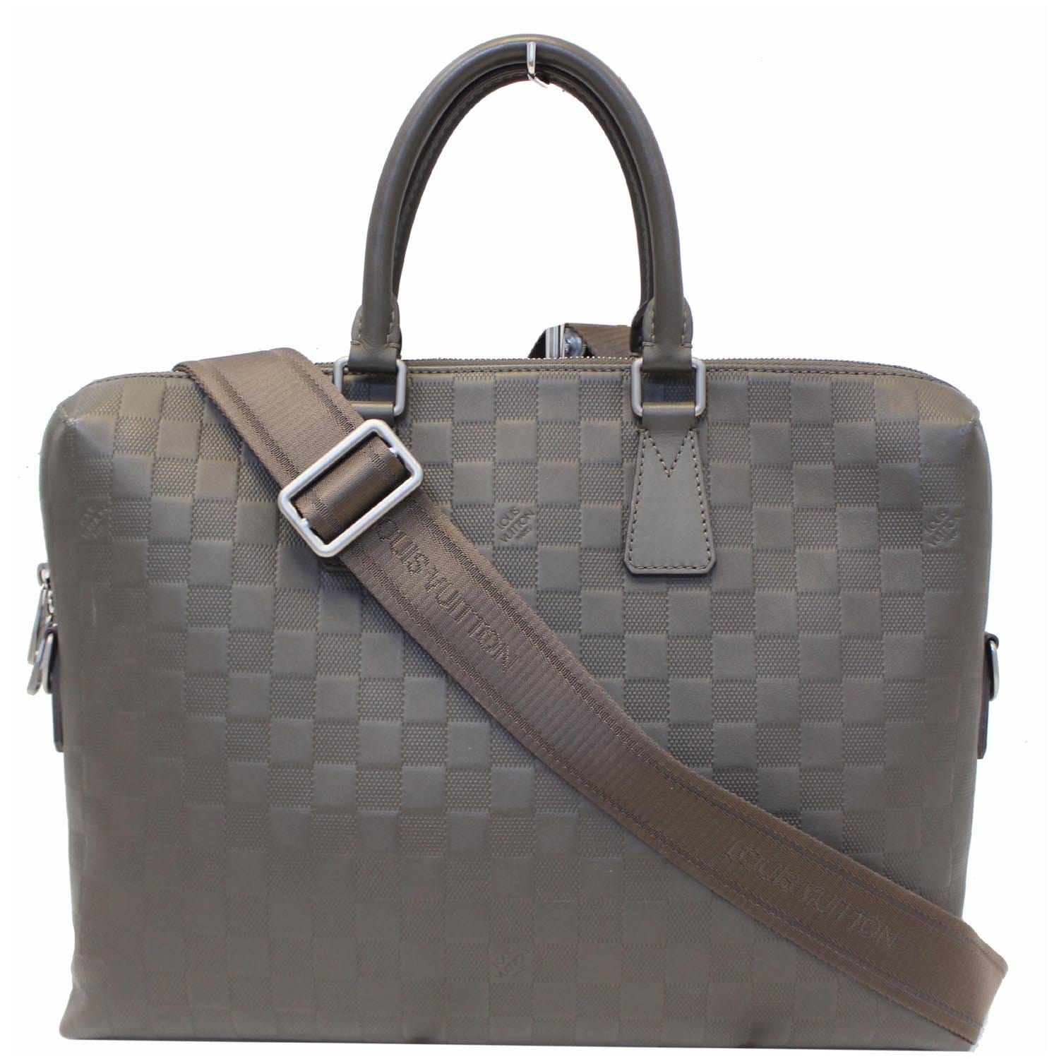 Authentic Louis Vuitton Grey Damier Infini Leather Discovery BB Messen –  Paris Station Shop