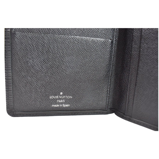 Passport cover leather purse Louis Vuitton Black in Leather - 37261138