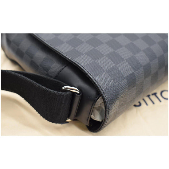 LOUIS VUITTON Shoulder Bag N41028 District PM Damier Grafitto Canvas B –