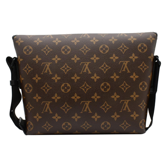 LOUIS VUITTON Monogram Macassar Magnetic Messenger 1064070