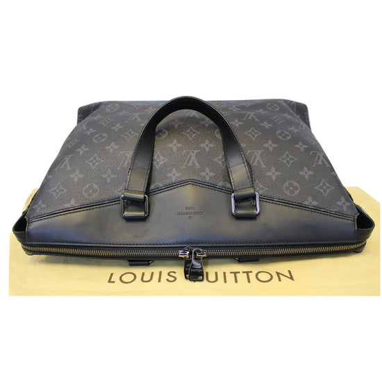 Louis Vuitton Monogram Eclipse Explorer (SHG-36897) – LuxeDH