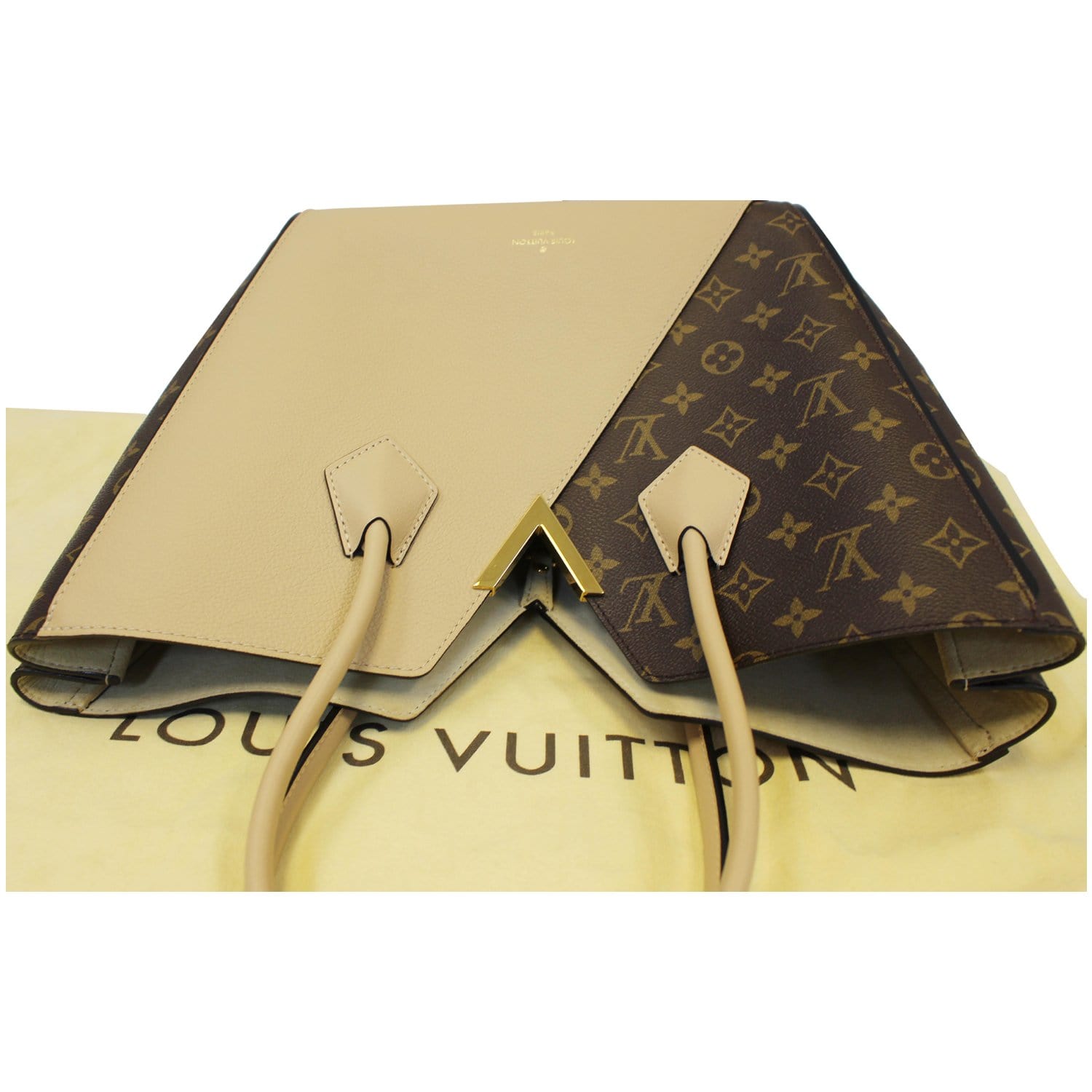 WHAT'S IN MY BAG WEDNESDAY Louis Vuitton KIMONO 