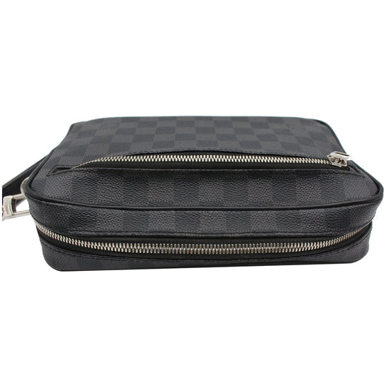 Cloth clutch bag Louis Vuitton Black in Cloth - 37037624