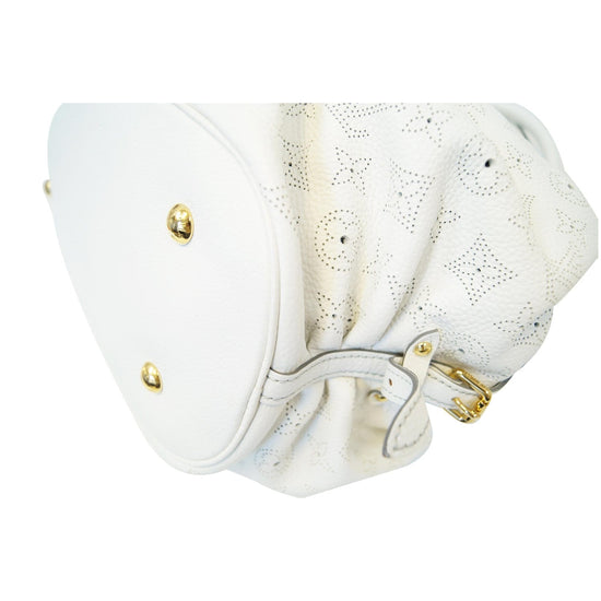 Mahina leather handbag Louis Vuitton White in Leather - 26461207