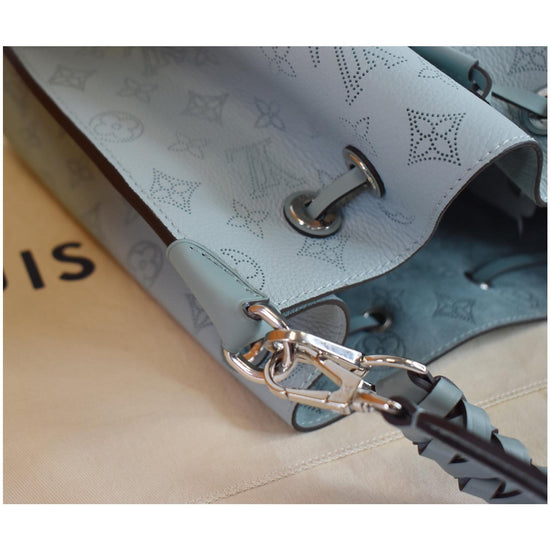 Louis Vuitton Handbag Muria Mahina Perforated Calfskin Leather Galet Gray  Bagc68 Pony-style calfskin ref.641193 - Joli Closet