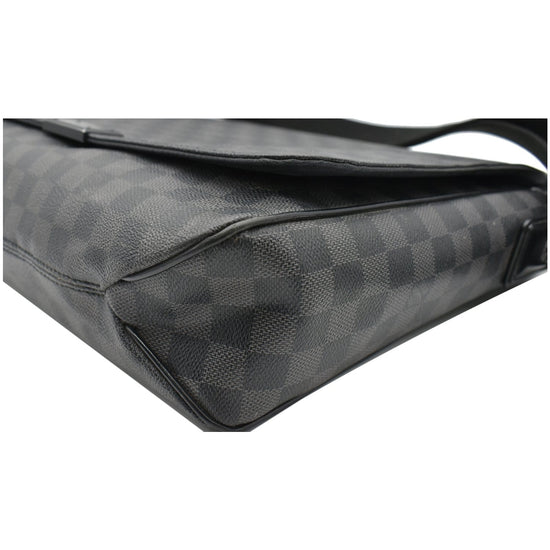 Black Louis Vuitton Damier Graphite Renzo Crossbody Bag – Designer