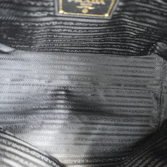 Prada - Embossed Logo Vitello Phenix Hobo Bag Nero