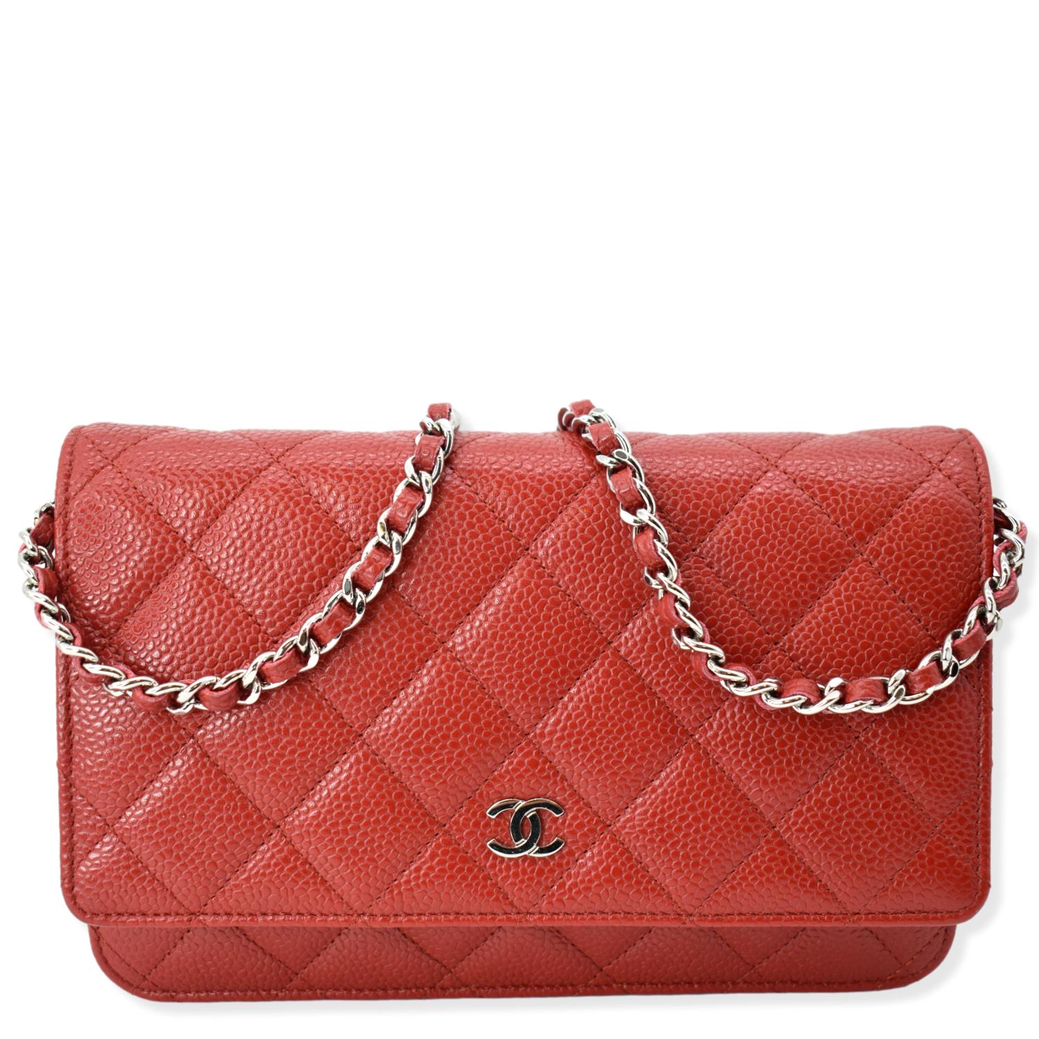 Wallet on chain leather crossbody bag Chanel Red in Leather - 26023406