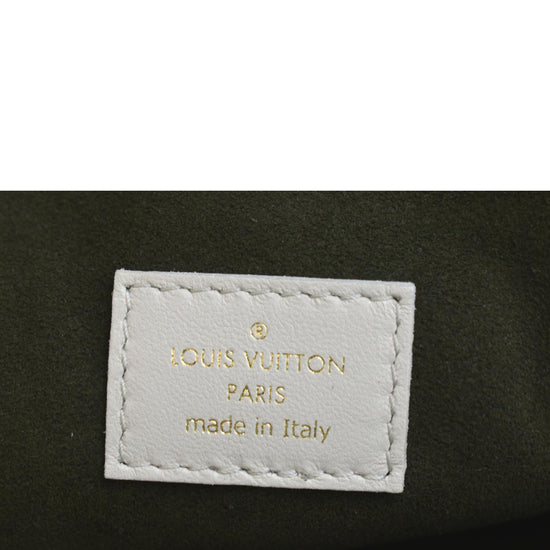 LOUIS VUITTON LOUIS VUITTON Coussin PM Shoulder Bag M57793 Monogram  Embossed Puffy Cream M57793