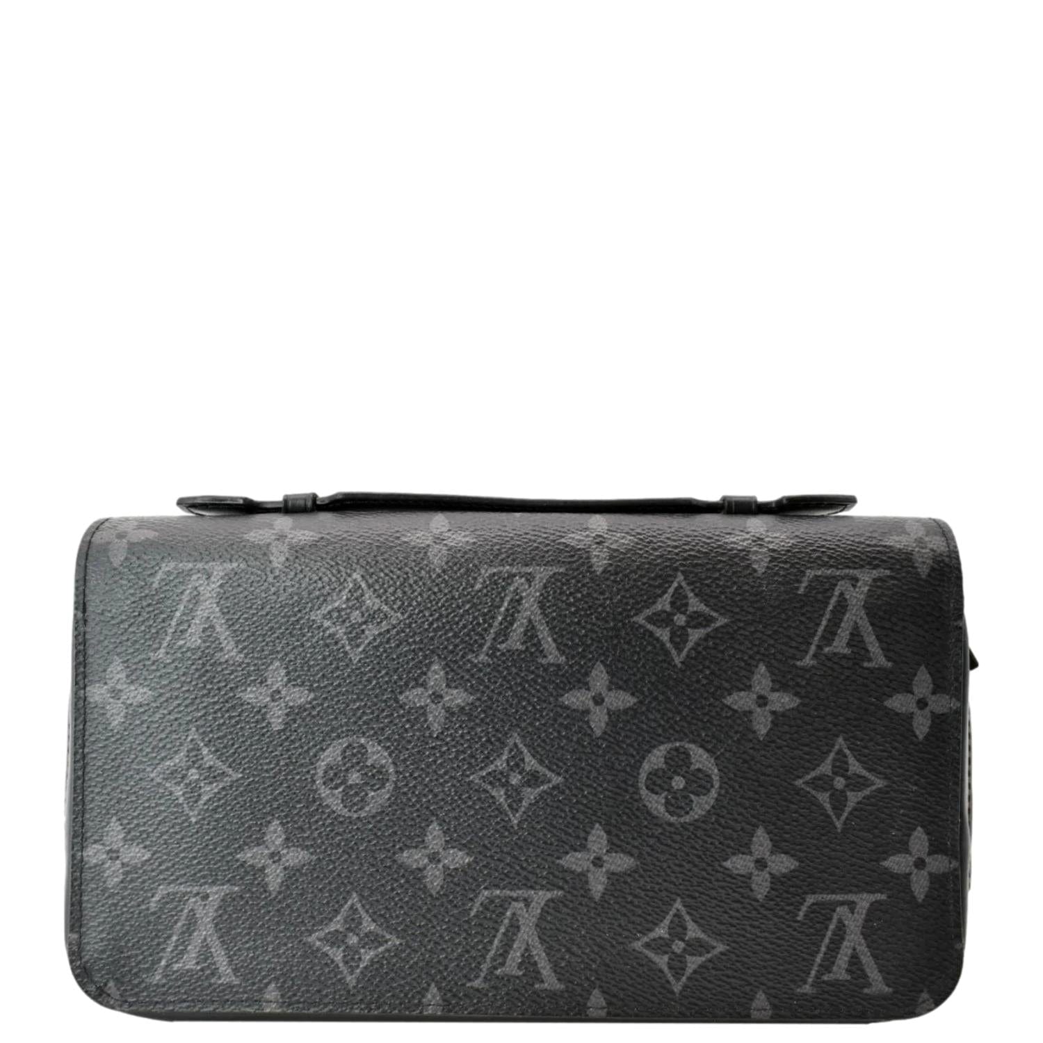 LV LV Unisex Sac Plat Horizontal Zipper Monogram Eclipse Canvas in 2023