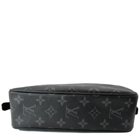 Louis Vuitton – The Monogram Canvas