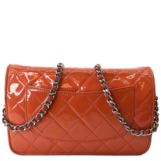 Chanel Clutch bags Orange Leather ref.266965 - Joli Closet