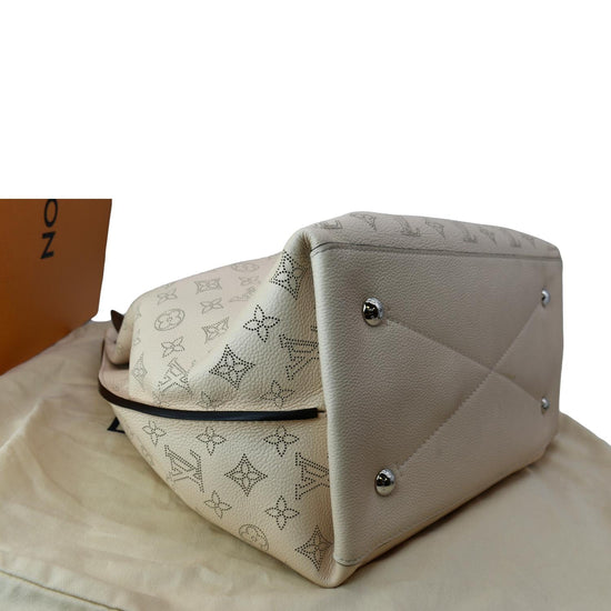 Louis Vuitton Mahina Carmel Hobo Creme