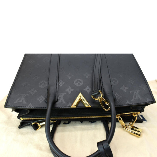 Louis Vuitton Monogram Cuir Plume Very Zipped (SHG-nsmw9l)