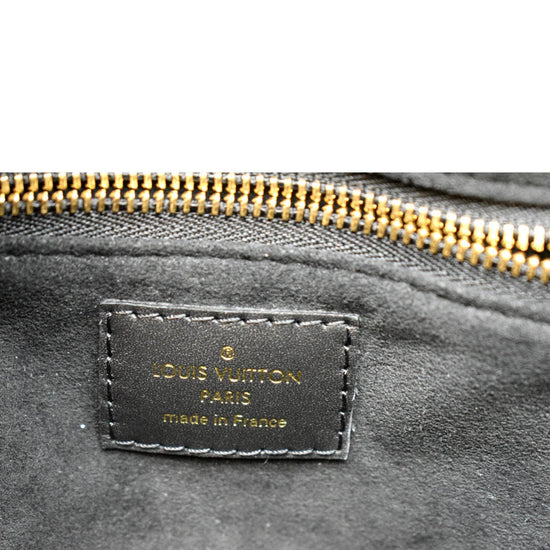 NWT LOUIS VUITTON PETITE MALLE SOUPLE Noir Shoulder Bag Black Runway  Collection