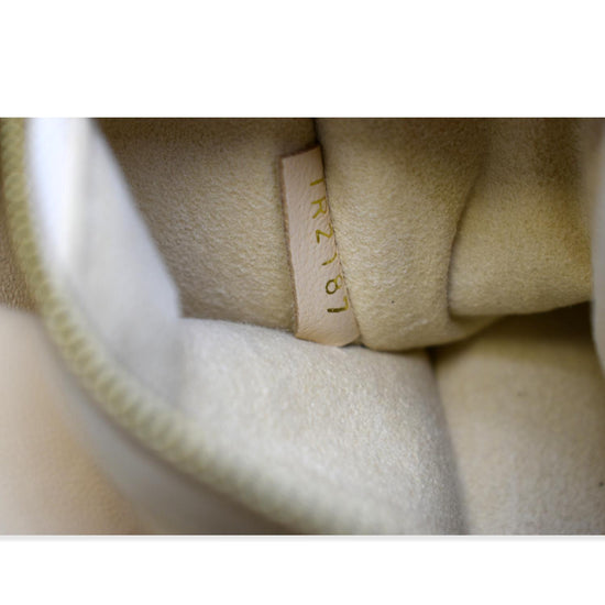 Double v leather handbag Louis Vuitton Multicolour in Leather - 31265442