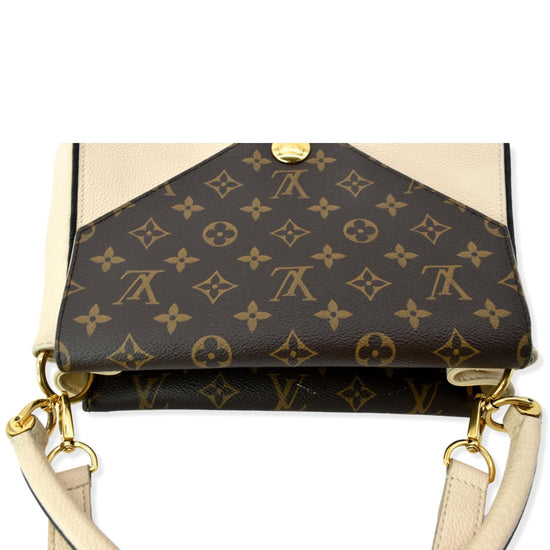 Louis Vuitton Double V Bag creme