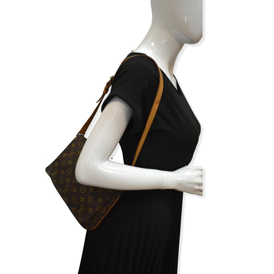 Musette tango cloth handbag Louis Vuitton Brown in Cloth - 26681755