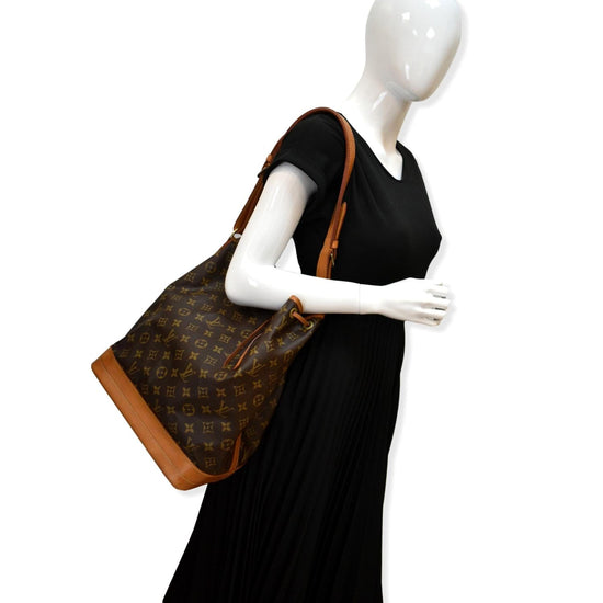 Nano noé leather handbag Louis Vuitton Brown in Leather - 35867345