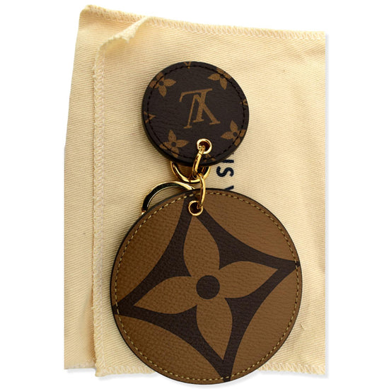 Louis Vuitton Vintage - Monogram Monogram Illustre Logos Bag Charm - Brown  - Monogram Canvas Keychain - Luxury High Quality - Avvenice