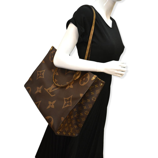 LOUIS VUITTON Onthego GM Giant Monogram Canvas Tote Shoulder Bag Brown