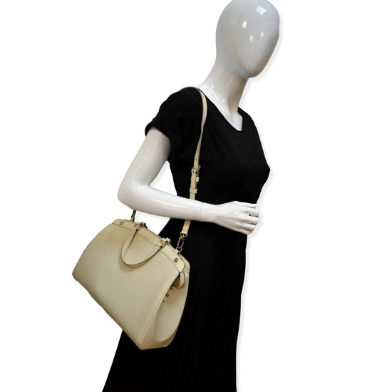 Louis Vuitton Womens Brea MM Epi Coated Black Leather Shoulder Bad