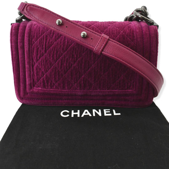 CHANEL VELVET QUILTED MINI BOY FLAP BAG IN PURPLE – Caroline's Fashion  Luxuries