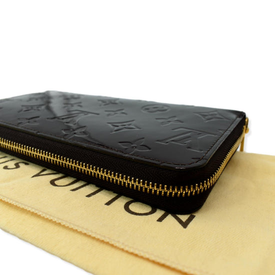 Louis Vuitton Lilac Vernis Monogram Zippy Wallet rt. $970 at 1stDibs