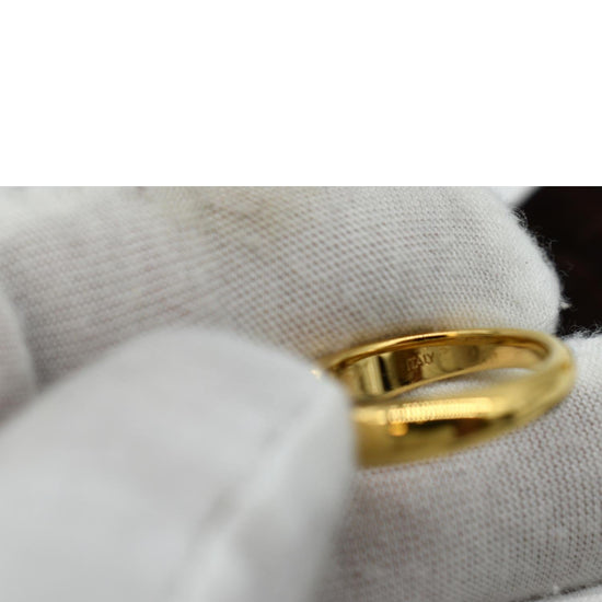 Louis Vuitton Gold Essential V Ring Medium – The Closet