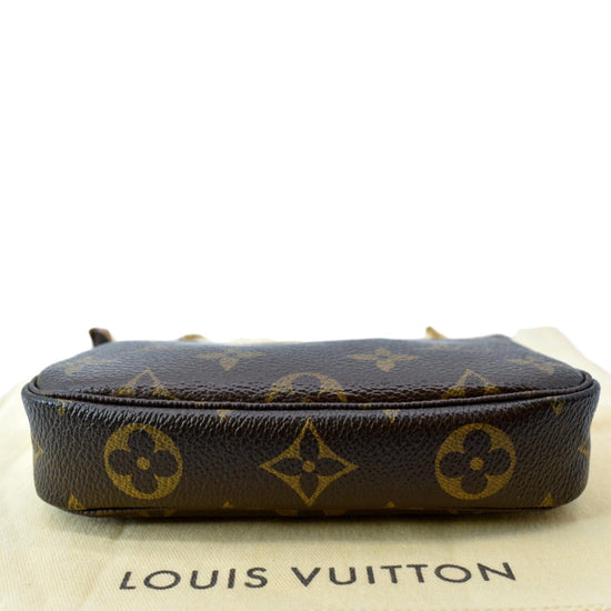 Louis Vuitton Monogram Tuch Locks Weiss