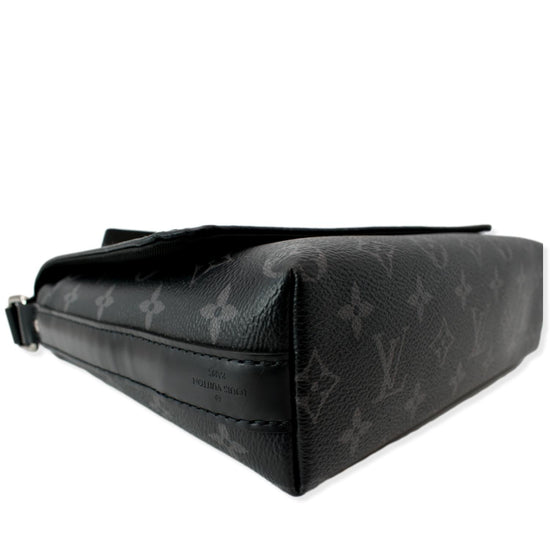 Louis Vuitton Monogram Black Eclipse District PM Messenger Bag (2017) For  Sale at 1stDibs