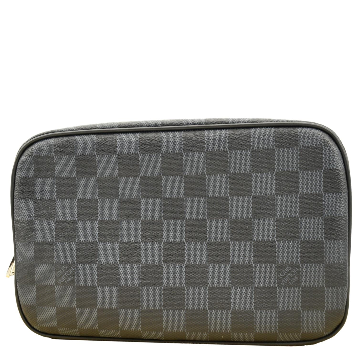 Louis Vuitton 'Hanging Toiletry' Pouch – Fashionably Yours