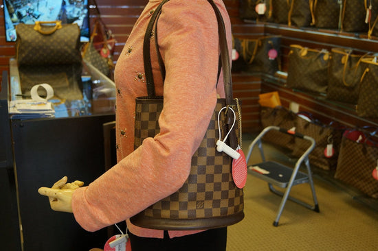 LOUIS VUITTON Damier Ebene Marais Bucket Shoulder Bag