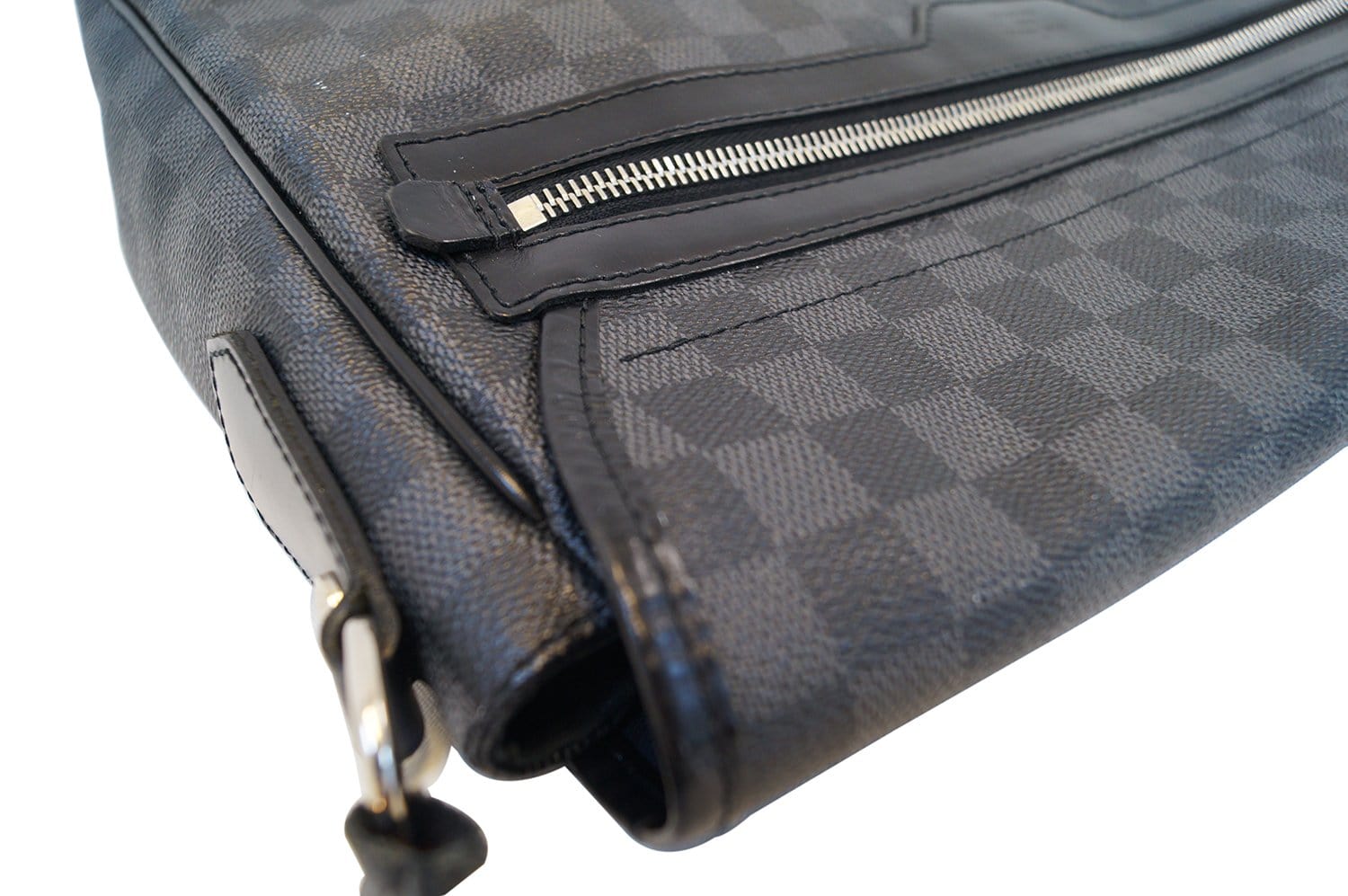Buy Pre-owned & Brand new Luxury Louis Vuitton Damier Graphite District  Messenger Bag Online
