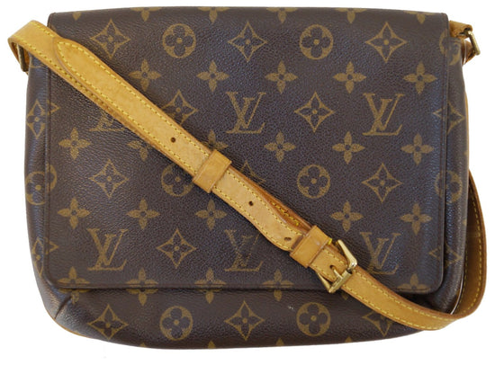 ❤️SOLD❤️Louis Vuitton Monogram Canvas Musette Tango Short Strap Shoulder Bag.  This beauty was made in France in 2001 and it's in excellent…