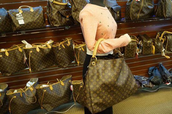 Louis Vuitton Artsy Monogram Hobo Bag