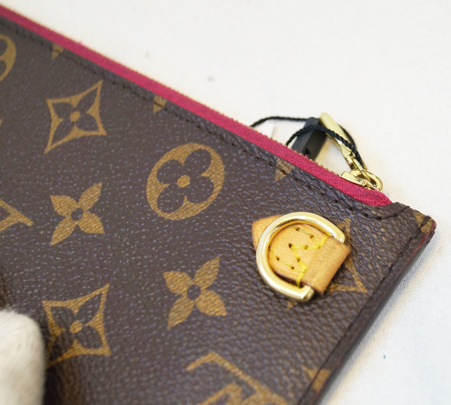 LOUIS VUITTON Monogram Neverfull PM Pochette Wristlet Clutch