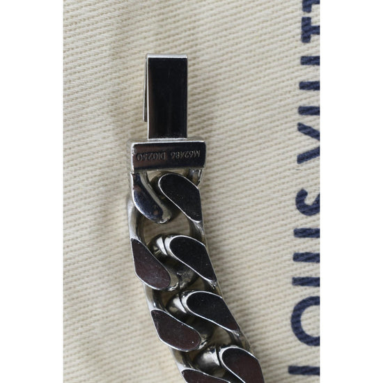 LOUIS VUITTON Chain Bracelet Metal Monogram Logo Plate Silver Silvery  ref.475794 - Joli Closet