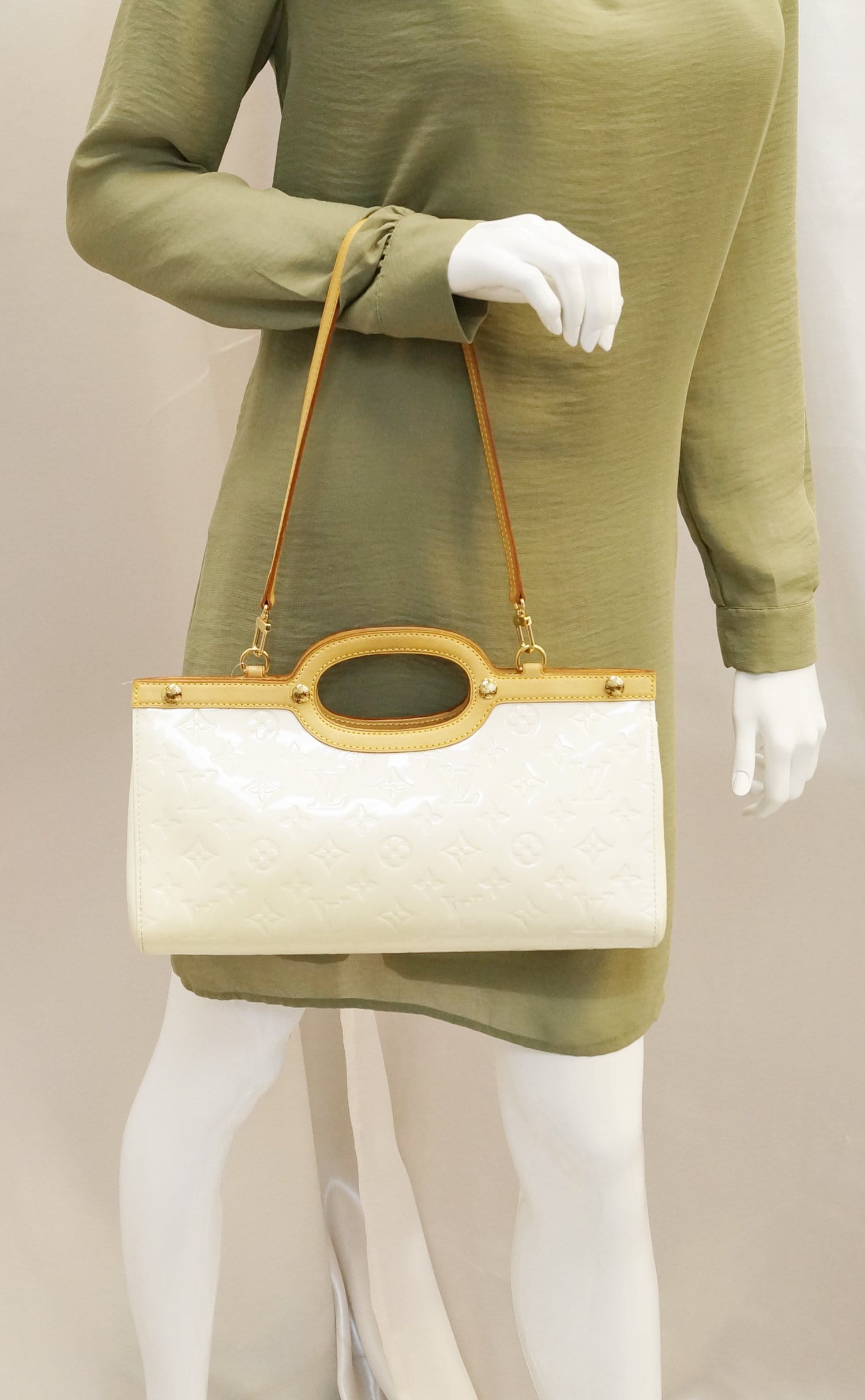 Louis Vuitton Vernis Leather Monogram Roxbury Drive Bag Ivory