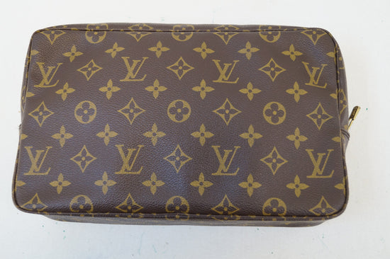 Louis Vuitton Trousse toiletry 18, 23, 28