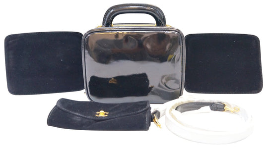 Chanel VANITY CASE Black Patent leather ref.248095 - Joli Closet