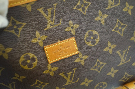 Louis Vuitton LV M45911 SAUMUR 黑經典花紋翻蓋釦式斜背包