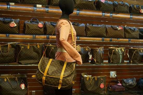 LOUIS VUITTON Monogram Saumur 43 Shoulder Bag