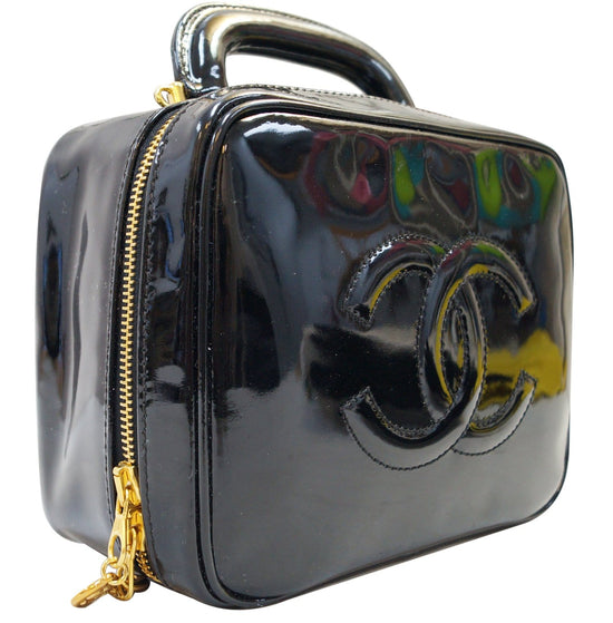 Vanity case beauty case Chanel Vintage Black Patent leather ref