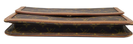 Sold at Auction: Louis Vuitton, Louis Vuitton Vintage Monogram Pochette  Dame Clutch