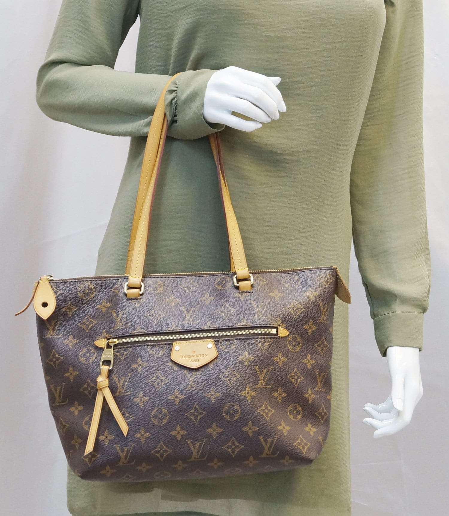 LOUIS VUITTON Monogram Canvas Iena PM Shoulder Bag