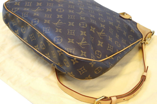 🧚🏻Louis Vuitton Odeon GM monogram 🧚🏻$900 usd invoicef and shipped  🧚🏻In good condition with minor signs of use only 🧚🏻Comes with -  Grancha Kauzo Japan Second Hand Lux