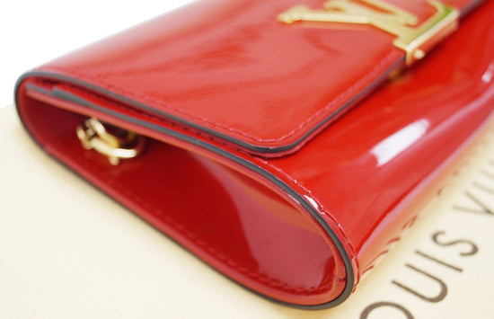 Patent leather purse Louis Vuitton Red in Patent leather - 36570350
